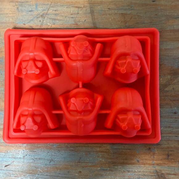 Lot Of 8 STAR WARS Silicone Ice Trays Baking Molds Chocolate Jello Candy Mold - Picture 4 of 11
